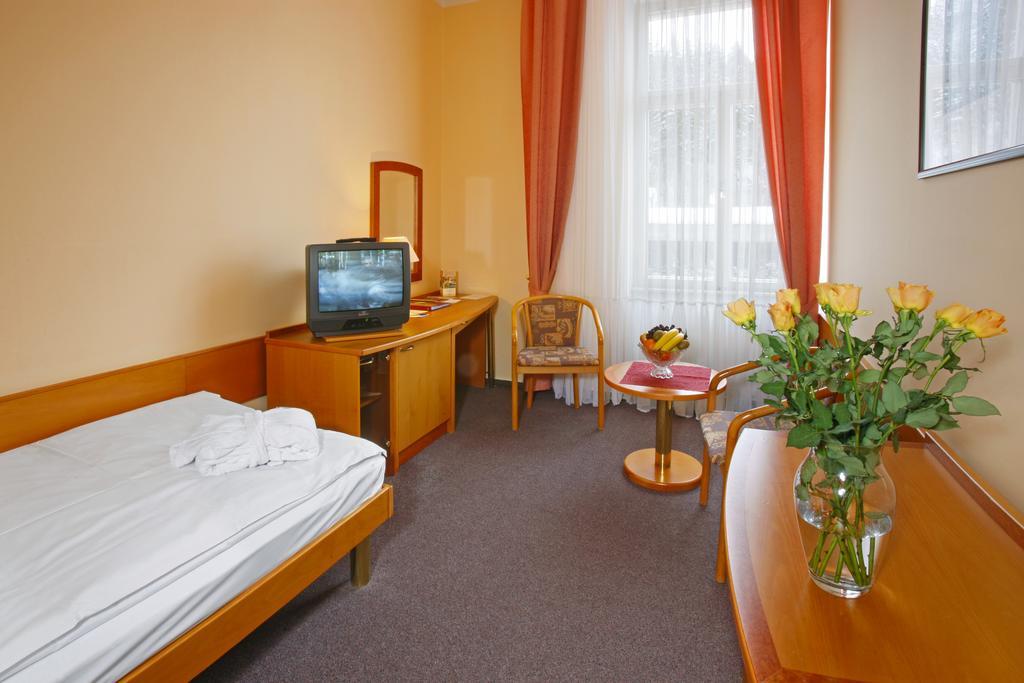 Hotel Ensana Hvězda - Imperiál - Neapol Mariánské Lázně Exteriér fotografie